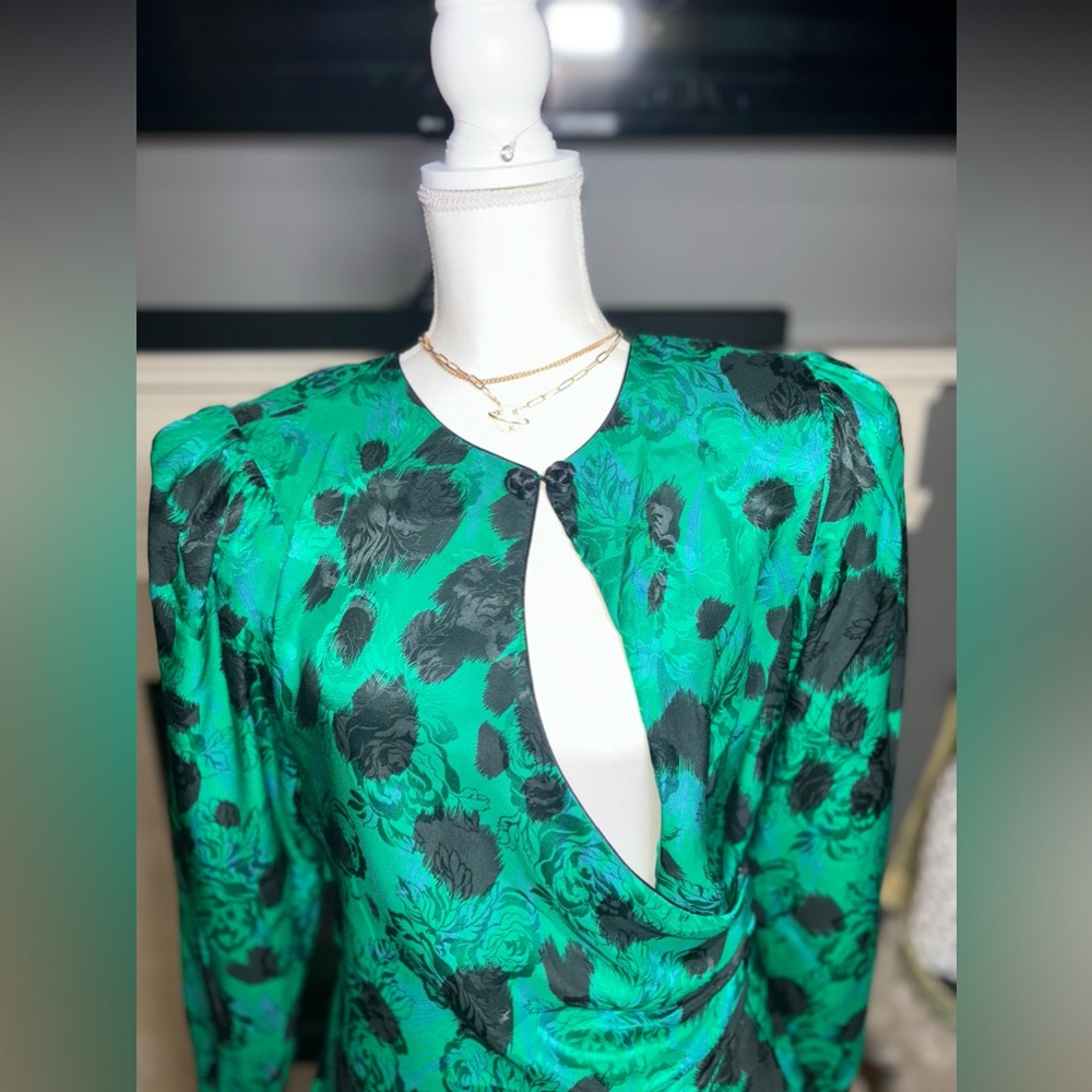 Two Piece Set - image 2